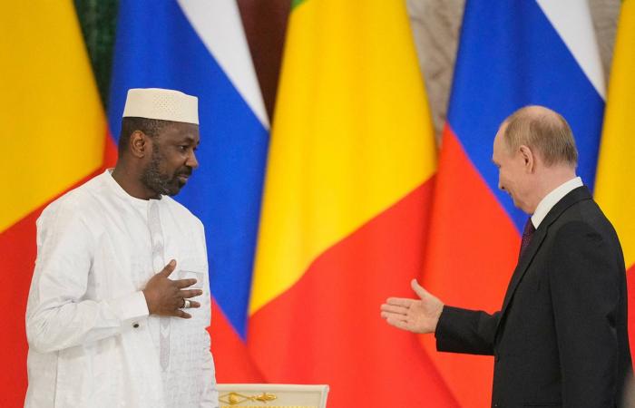 روسيا
      ترفض
      مطالب
      المتمردين
      سحب
      قواتها
      من
      مالي