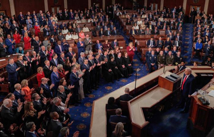 مضيق
      هرمز...
      بين
      تفاوض
      متوتر
      وتصعيد
      مؤجل