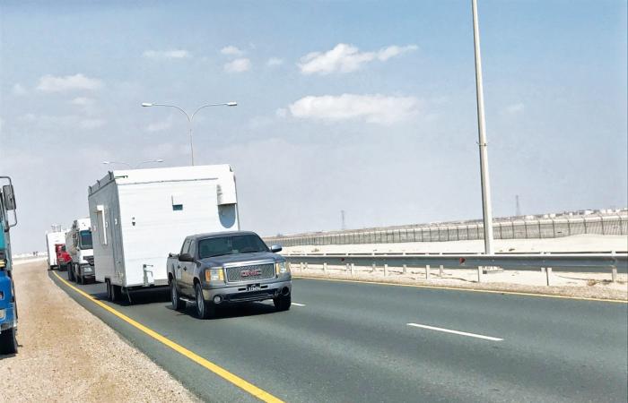 مواطنون لـ "الشرق": حل أزمة نقل الكرفانات بإبقائها داخل الشبك ومنع سحبها