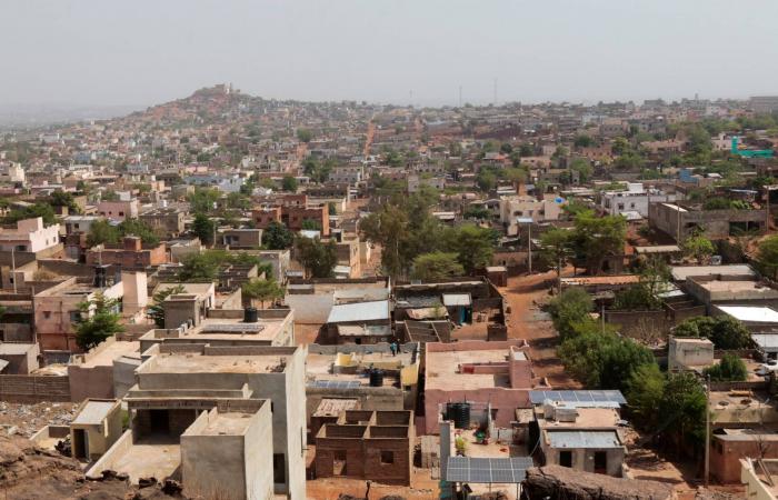 «الكرملين»:
      القوات
      الروسية
      ستبقى
      في
      مالي
      «لمكافحة
      التطرف»