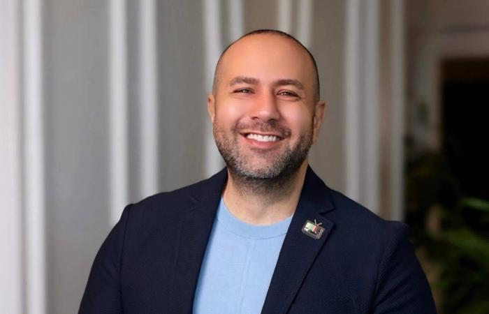 إيلي
      أحوش:
      البرامج
      الصباحية
      مرآة
      هوية
      المحطات
      ونبض
      يومي
      للمشاهد