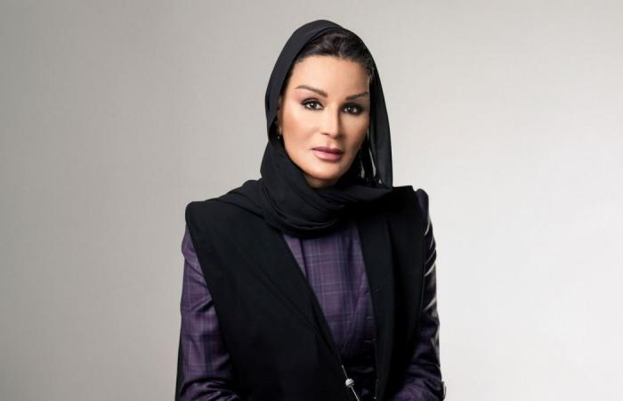 الشيخة موزا تشيد بصمود طلاب غزة