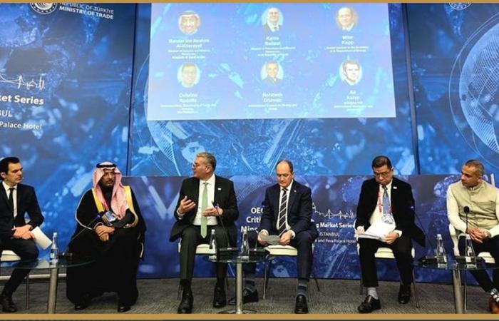 تيسيرات
      مصرية
      للتوسّع
      في
      مشروعات
      قطاع
      التعدين