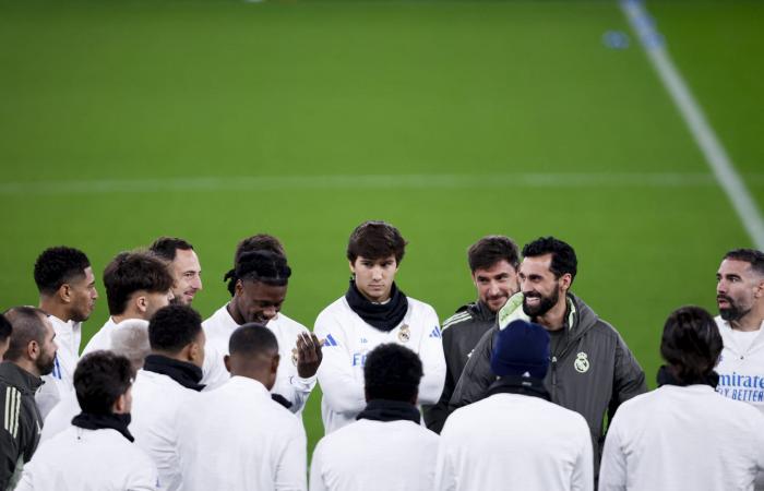 "ما يحدث يبقى في غرفة الملابس".. مدرب ريال مدريد يعلق على مزاعم خلافه مع أحد لاعبيه