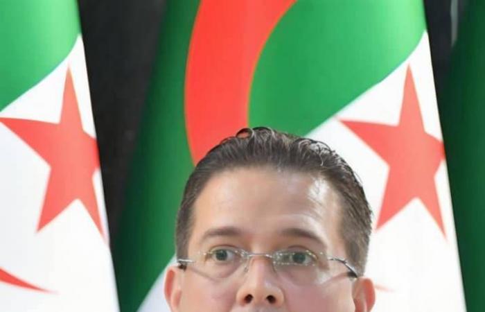 «زلزال»
      سياسي
      بالجزائر
      بعد
      فضح
      «فبركة»
      مرشحين
      للانتخابات