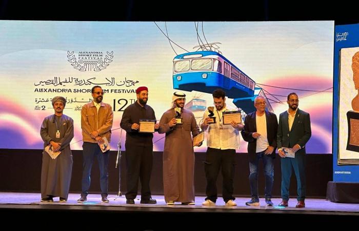 «يوم
      سعيد»
      يقتنص
      «هيباتيا
      الفضية»
      بـ«الإسكندرية
      للفيلم
      القصير»