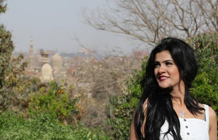 توقيف
      فنانة
      مصرية
      لاتهامها
      بـ«إهانة»
      نقيب
      الممثلين
