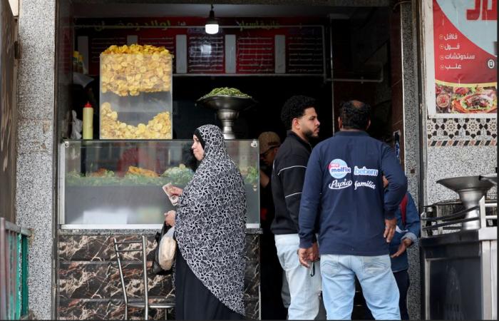 مصر
      لتأمين
      احتياجاتها
      من
      السلع
      الاستراتيجية
      في
      ظل
      اضطرابات
      المنطقة