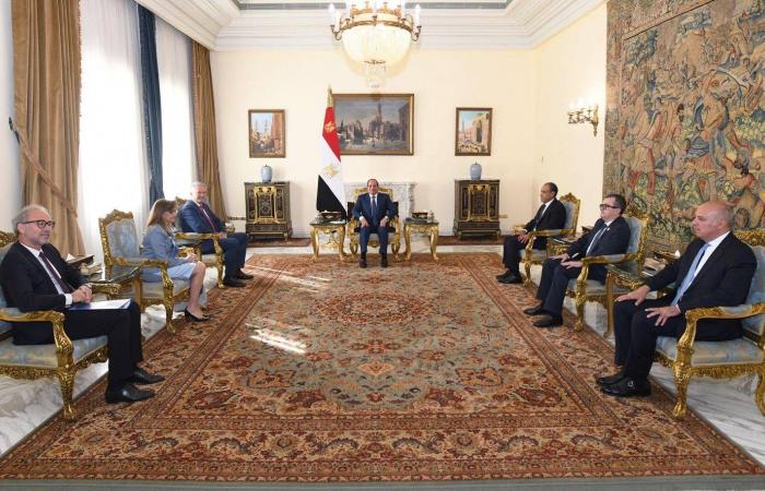 السيسي:
      مصر
      تتبع
      «إجراءات
      استباقية
      مدروسة»
      لتجاوز
      تداعيات
      «حرب
      إيران»
