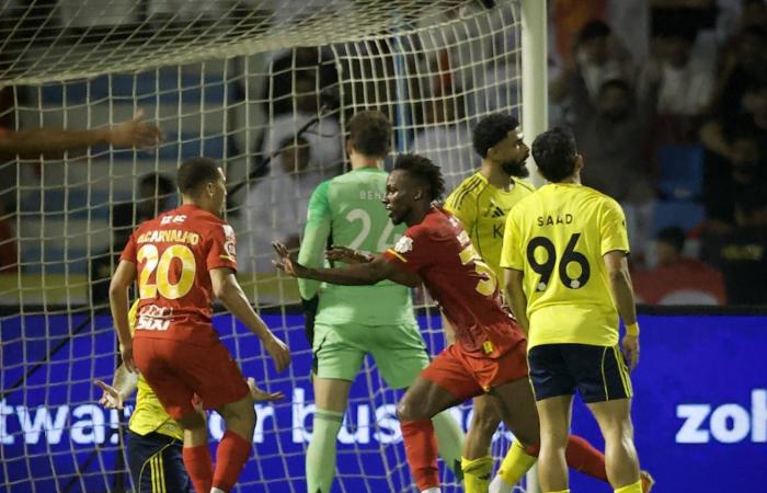 هل
      أصبح
      بقاء
      النصر
      في
      الصدارة
      مرهوناً
      بوجود
      ساديو
      ماني؟