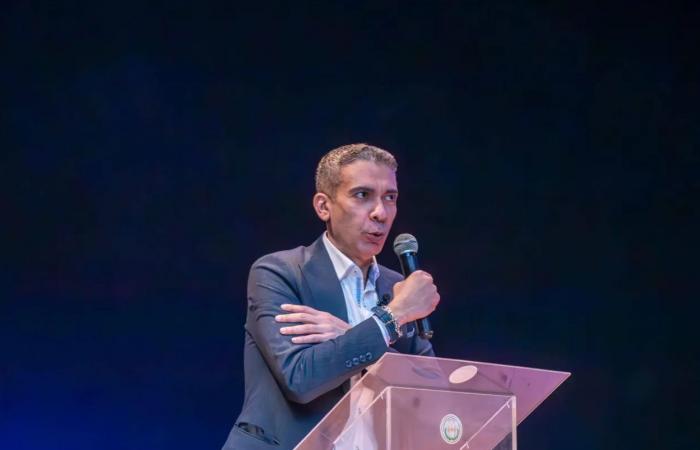 اغتيال
      مسؤول
      تنموي
      بارز
      يهزُّ
      عدن