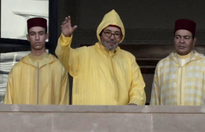العاهل المغربي يعين ولي عهده الأمير مولاي الحسن بمنصب عسكري جديد