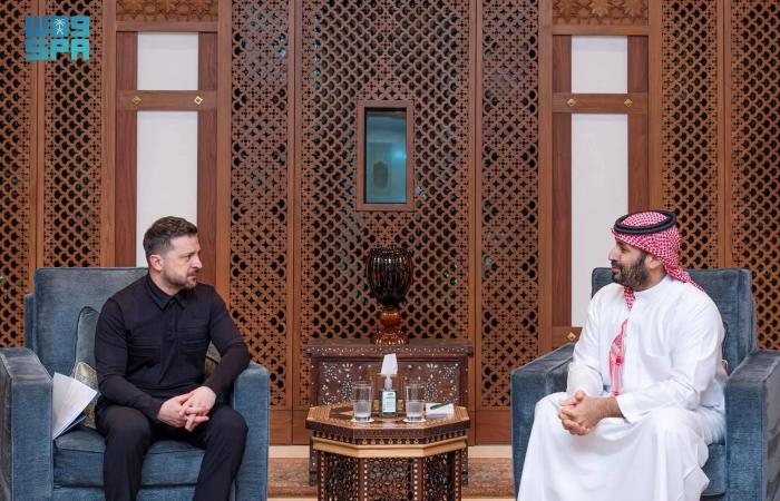 وزير
      الخارجية
      السعودية
      يبحث
      هاتفياً
      مع
      نظيره
      المصري
      المستجدات
      الإقليمية