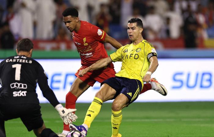دعم
      وزارة
      الرياضة
      شكَّل
      84.1
      %
      من
      إيرادات
      الاتحاد
      السعودي
      البالغة
      2.6
      مليار
      ريال