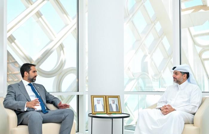  الرئيس التنفيذي لهيئة المناطق الحرة يجتمع مع سفير بنما