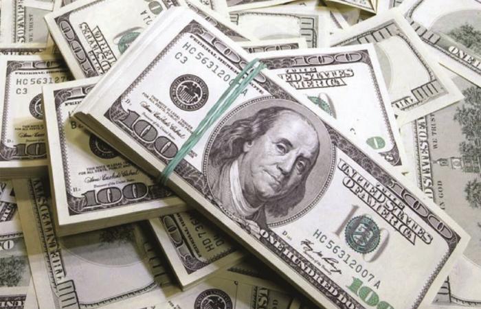 الدولار يتراجع مع تزايد آمال التوصل إلى اتفاق بين أمريكا وإيران