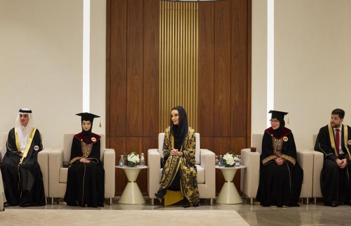 صاحبة السمو تشهد حفل تخريج الدفعة التاسعة والأربعين من خريجي القطاع الصحي بجامعة قطر