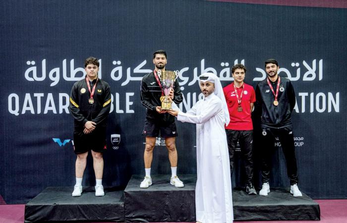 عبدالوهاب يتوج ببطولة فردي الطاولة