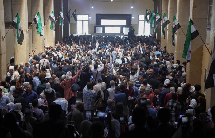 سوريا:
      استئناف
      محاكمة
      «مجرم
      درعا»
      عاطف
      نجيب
      الأحد