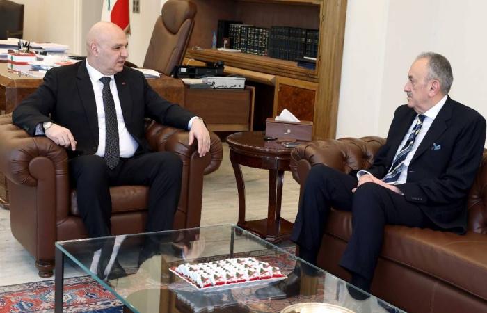 لبنان
      يشترط
      وقف
      النار
      بوصفه
      مفتاحاً
      سياسياً
      للتفاوض
      مع
      إسرائيل