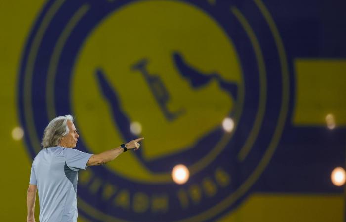 غالتييه:
      أنا
      غاضب...
      دلال
      اللاعبين
      الشُبان
      «مكمن
      الخلل»