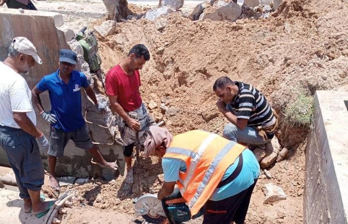 تقرير
      دولي:
      ثلثا
      سكان
      عدن
      خارج
      خدمة
      المياه
      الحكومية