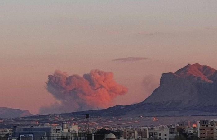 استخبارات
      أميركية:
      إيران
      استعادت
      30
      موقعاً
      صاروخياً
      قرب
      هرمز