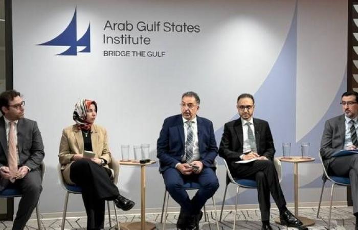 فانس:
      الولايات
      المتحدة
      أحرزت
      تقدماً
      في
      المحادثات
      مع
      إيران