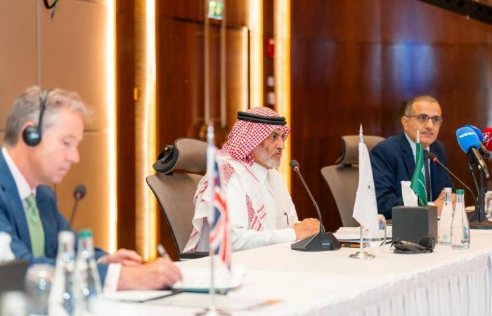 ولي
      العهد
      يستقبل
      وفد
      تكريم
      خادم
      الحرمين
      تقديراً
      لدعمه
      جمعيات
      تحفيظ
      القرآن