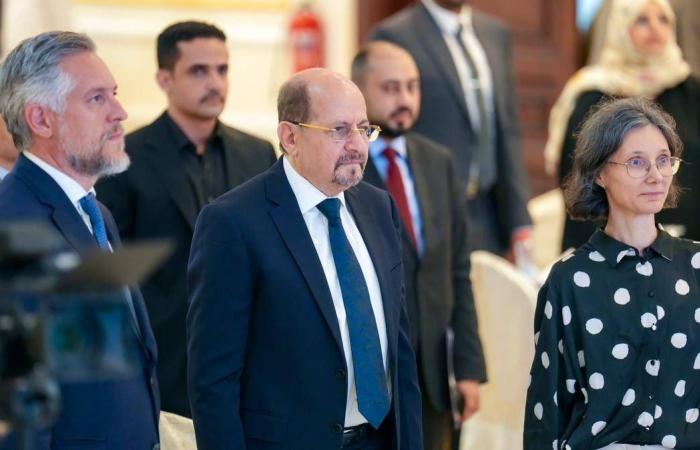 دعم
      أوروبي
      متجدد
      للحكومة
      اليمنية
      من
      عدن