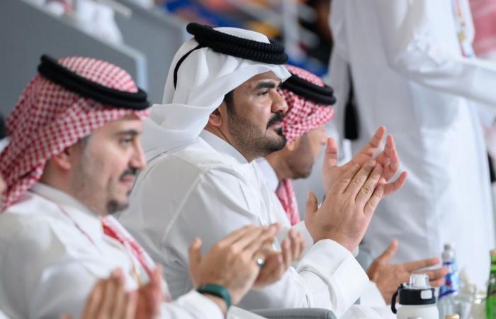 دورة الألعاب الخليجية الدوحة 2026 .. رئيس اللجنة الأولمبية القطرية يتوج الفائزين في منافسات السباحة
