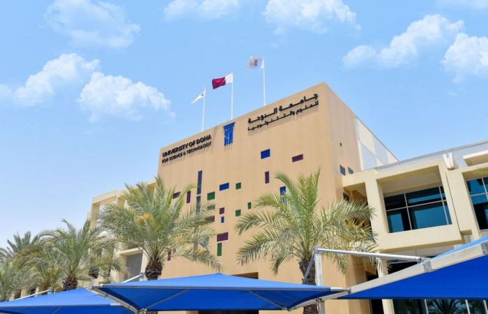 نور الهديفي.. خريجة تفوقت في مسيرتها الجامعية مرتين