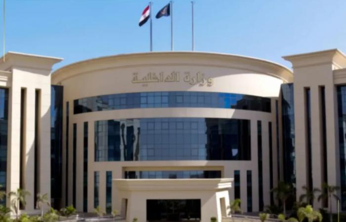 ليبيا..
      محتجون
      يضرمون
      النار
      في
      جزء
      من
      مبنى
      رئاسة
      الوزراء
      بطرابلس