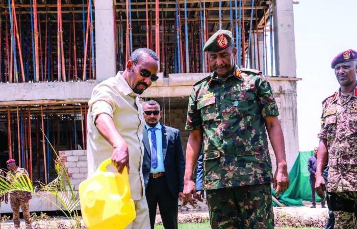 محامو
      تونس
      يضربون
      احتجاجاً
      على
      تعطل
      الحوار
      مع
      السلطة