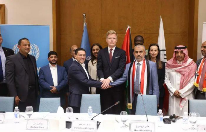 الحكومة اليمنية توقع صفقة تبادل 1728 محتجزا مع الحوثيين