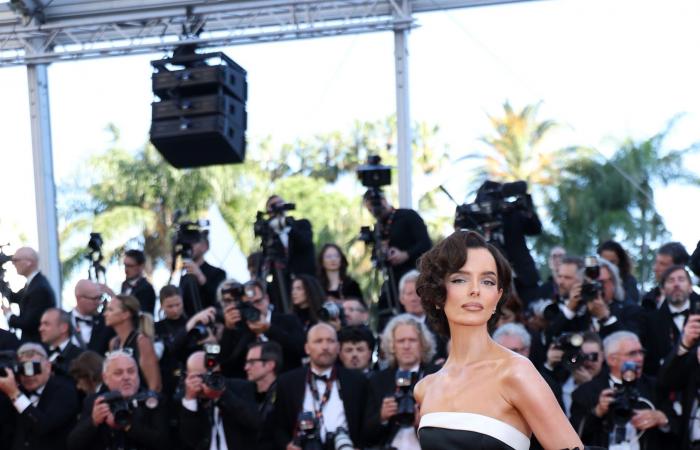 من الأجمل في افتتاح مهرجان كان السينمائي 2026؟ إطلالات نجمات تخطف الأنظار