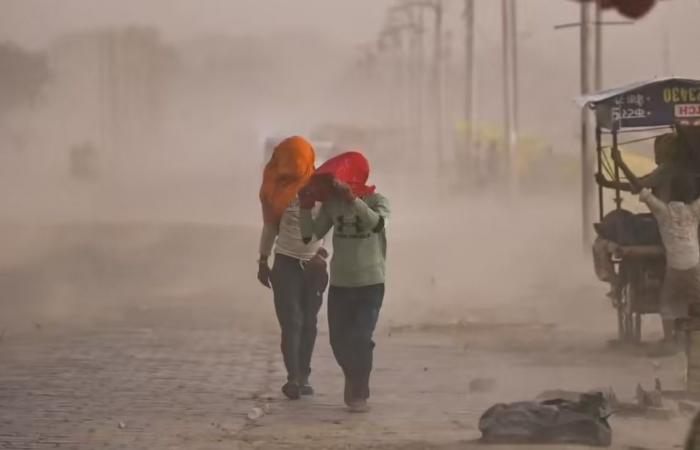 عاصفة تودي بحياة 89 شخصا في الهند