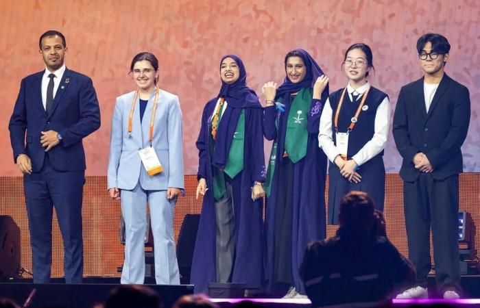12
      جائزة
      خاصة
      لطلبة
      السعودية
      في
      «آيسف
      2026»