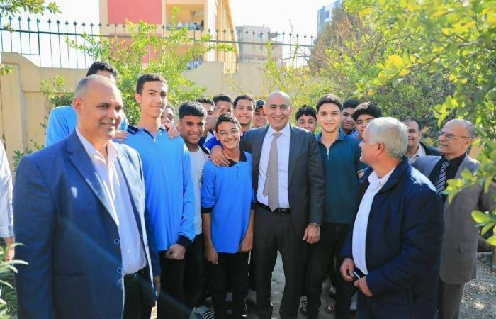 مصر:
      الغش
      في
      «الثانوية
      العامة»
      هاجس
      مستمر
      دون
      حلول
      جذرية