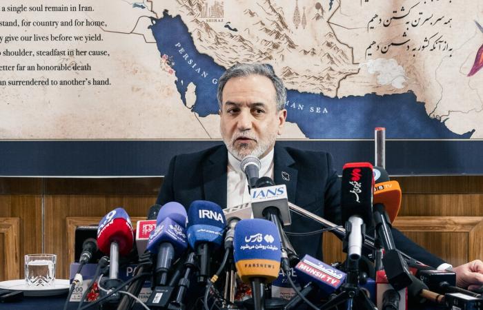 عراقجي يتحدث عن "معاناة حقيقية" لتداعيات حرب إيران على أمريكا