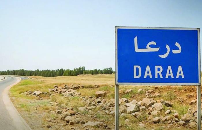 مستوطنون
      يربطون
      أنفسهم
      بالسياج
      الحدودي
      مع
      سوريا
      ويطالبون
      بتشكيل
      مستوطنة