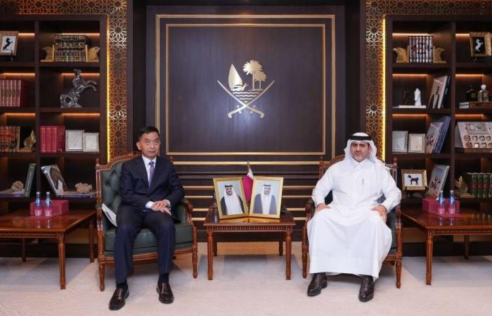 محافظ مصرف قطر المركزي يجتمع مع سفير جمهورية الصين الشعبية لدى الدولة