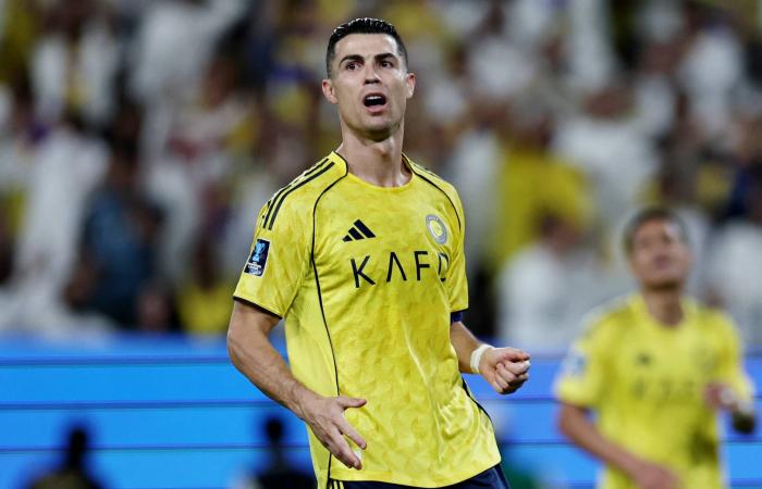 مصادر:
      قبل
      الجمعية
      العمومية...
      7
      أندية
      فقط
      حضرت
      ورشة
      العمل
      للدوري
      السعودي
