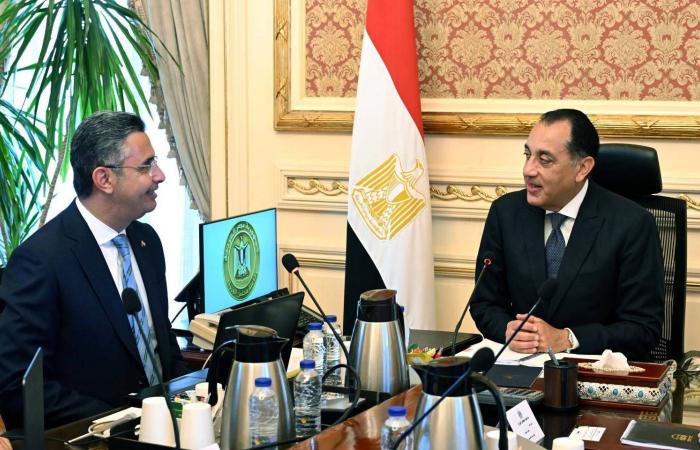 برنت
      يقفز
      فوق
      111
      دولاراً
      عقب
      هجوم
      مسيّر
      على
      محطة
      نووية
      بالإمارات