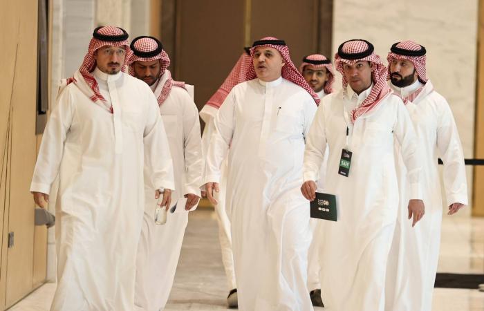 مصادر:
      رازفان
      الهلال
      وإيمانويل
      الفيحاء
      خياران
      اتفاقيان
      لخلافة
      الشهري