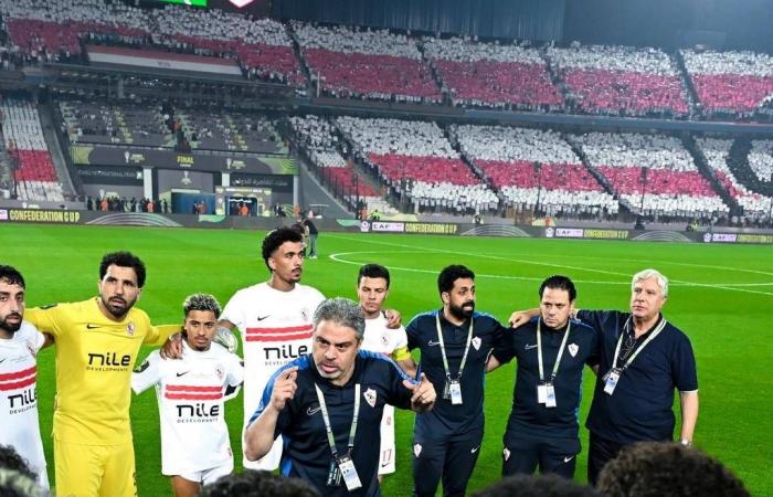 الدوري
      المصري:
      الزمالك
      الأقرب
      إلى
      التتويج...
      وبيراميدز
      يترقب
      والأهلي
      ينتظر
      معجزة