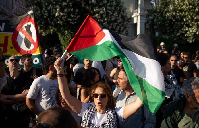 عبوة
      ناسفة
      داخل
      سيارة
      تستهدف
      مركز
      إدارة
      الأسلحة
      في
      دمشق