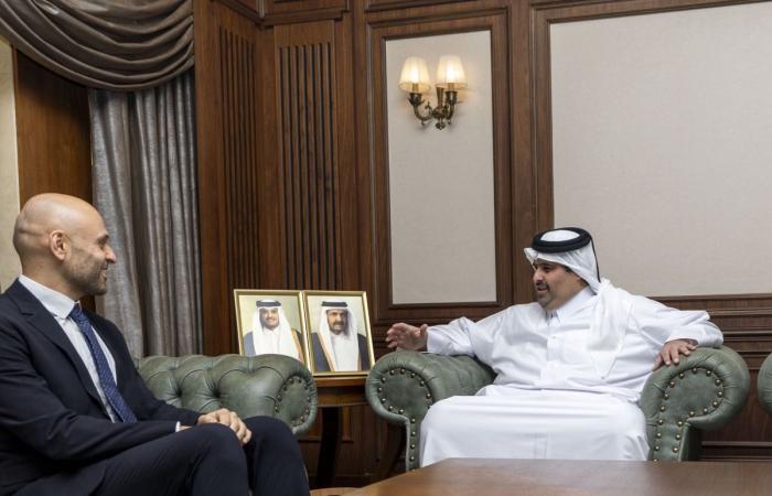 الرئيس التنفيذي للمؤسسة القطرية للإعلام يجتمع مع القائم بالأعمال بالإنابة في السفارة الأمريكية