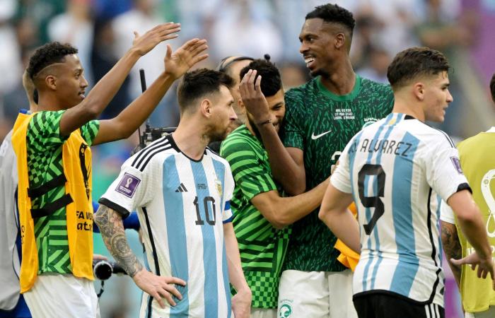 الدوري
      السعودي:
      الأهلي
      يستعرض
      برباعية
      في
      الخليج