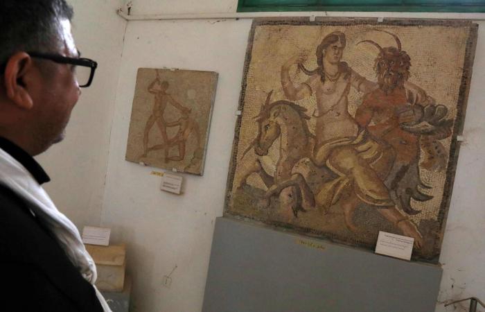بوادر
      انفراجة
      في
      أزمة
      «قافلة
      غزة»
      بشرق
      ليبيا